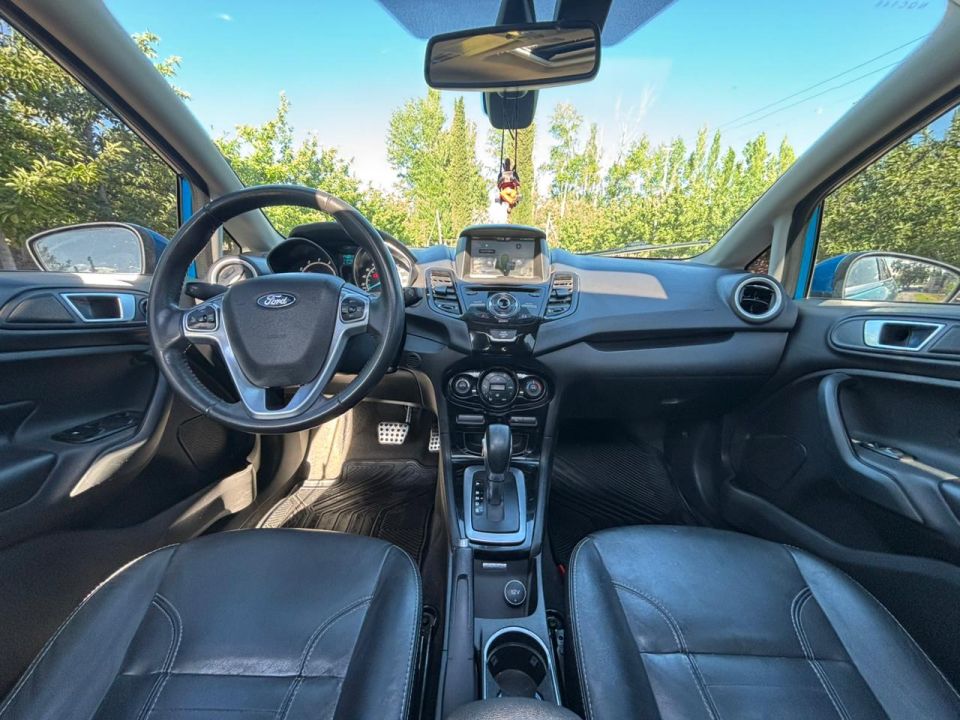 FORD FIESTA KINETIC TITANIUM