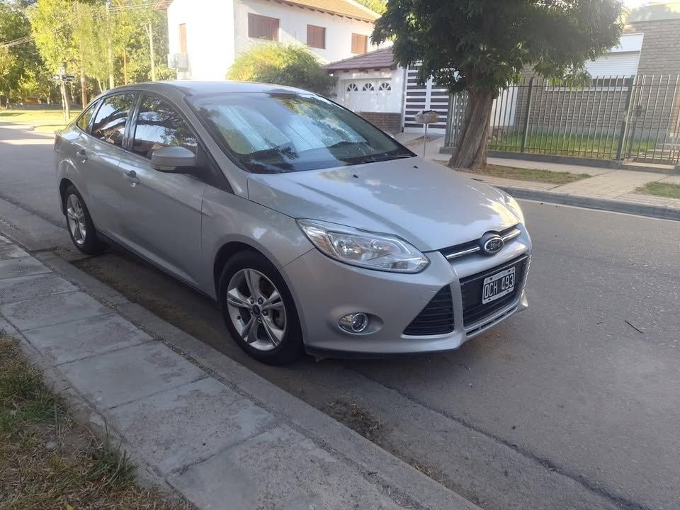 URGENTE LIQUIDO FOCUS 2014 SE PLUS 2.0 AT  IMPECABLE