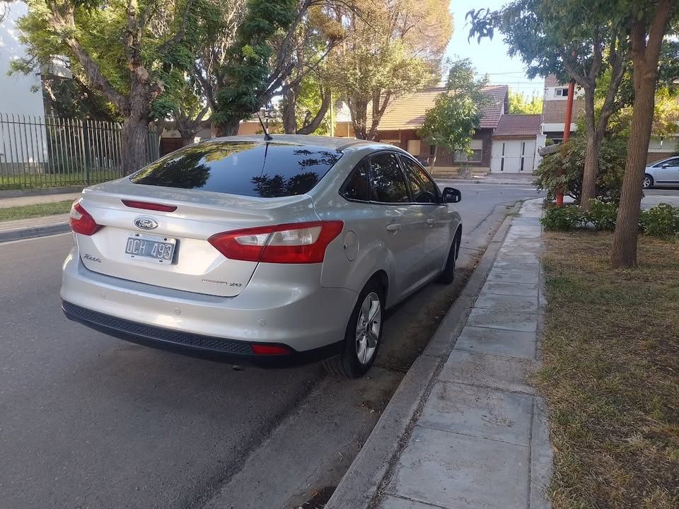 URGENTE LIQUIDO FOCUS 2014 SE PLUS 2.0 AT  IMPECABLE