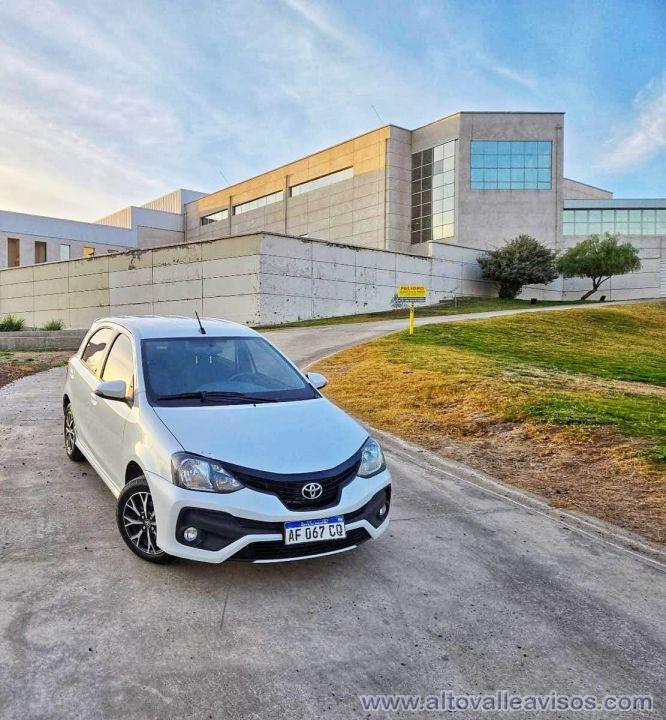 VENDO / PERMUTO / FINANCIO TOYOTA ETIOS 2021