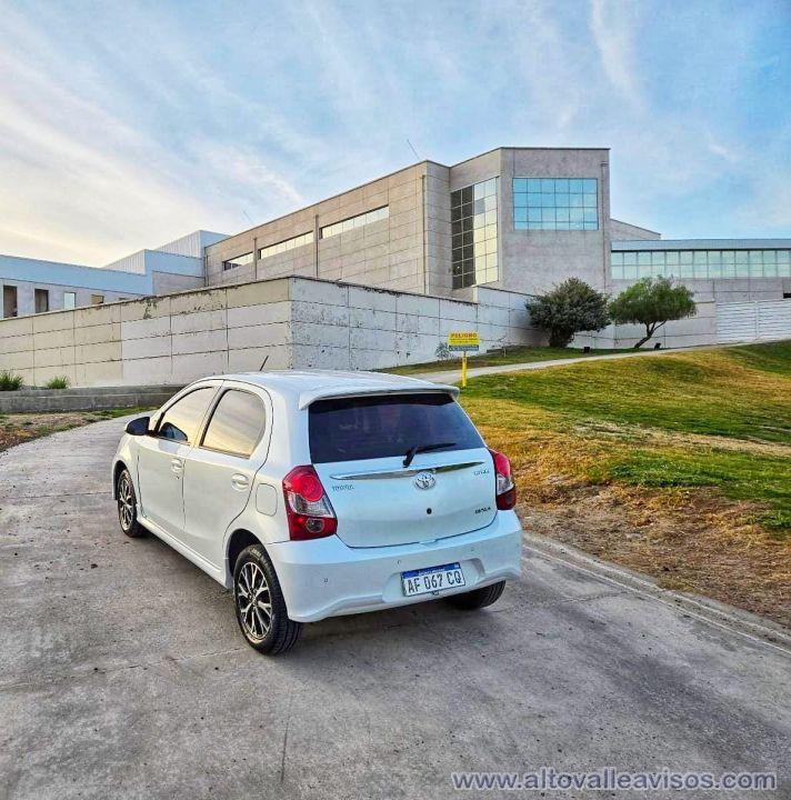 VENDO / PERMUTO / FINANCIO TOYOTA ETIOS 2021