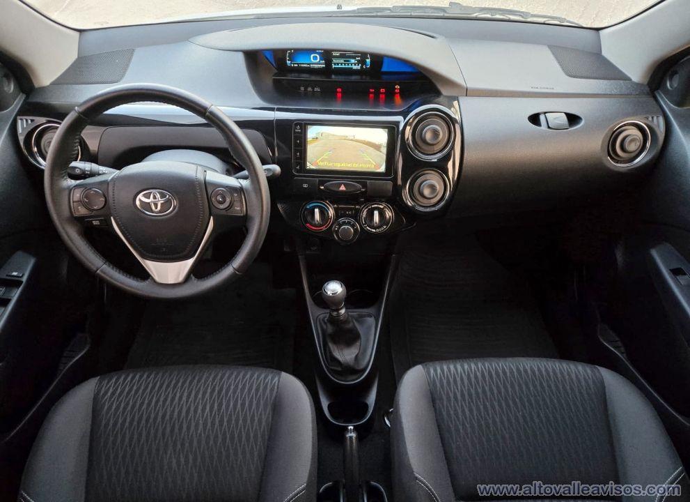 VENDO / PERMUTO / FINANCIO TOYOTA ETIOS 2021