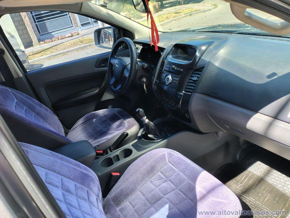 Vendo Ford Ranger 2.2  - 2013