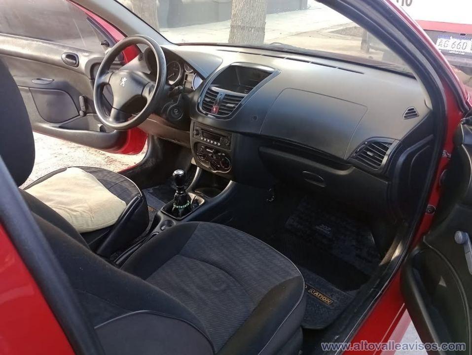 Vendo 207 Compact 1.4 nafta 2010