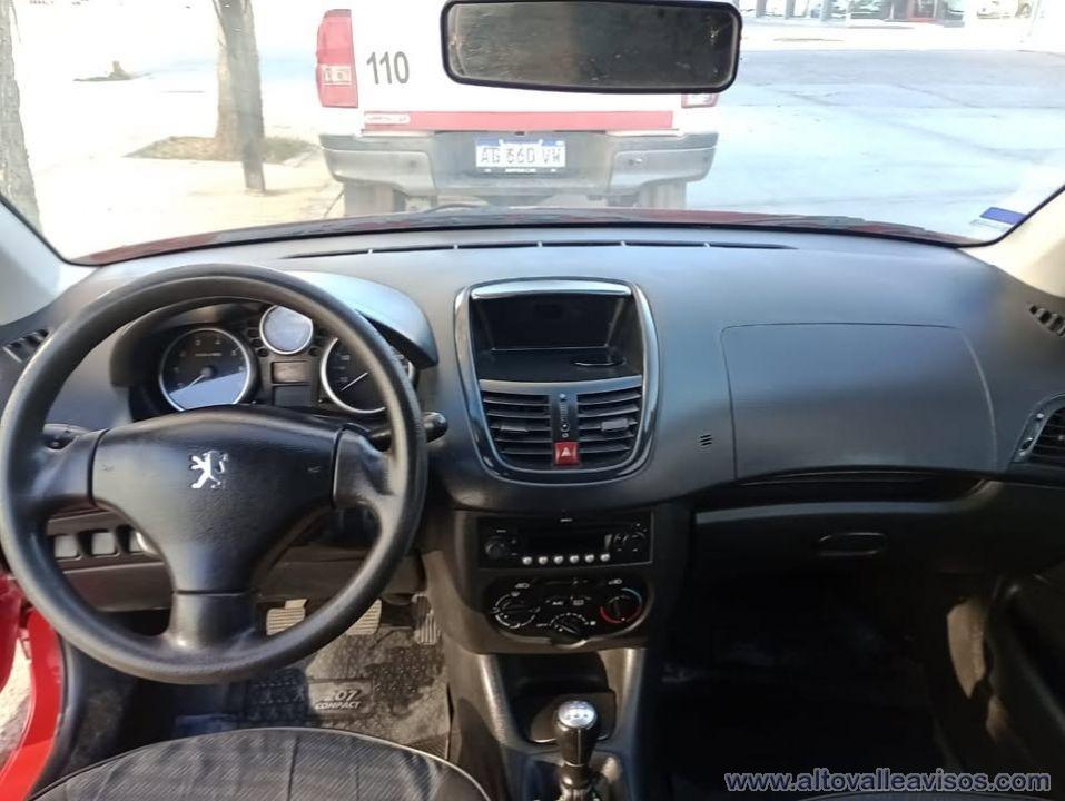 Vendo 207 Compact 1.4 nafta 2010