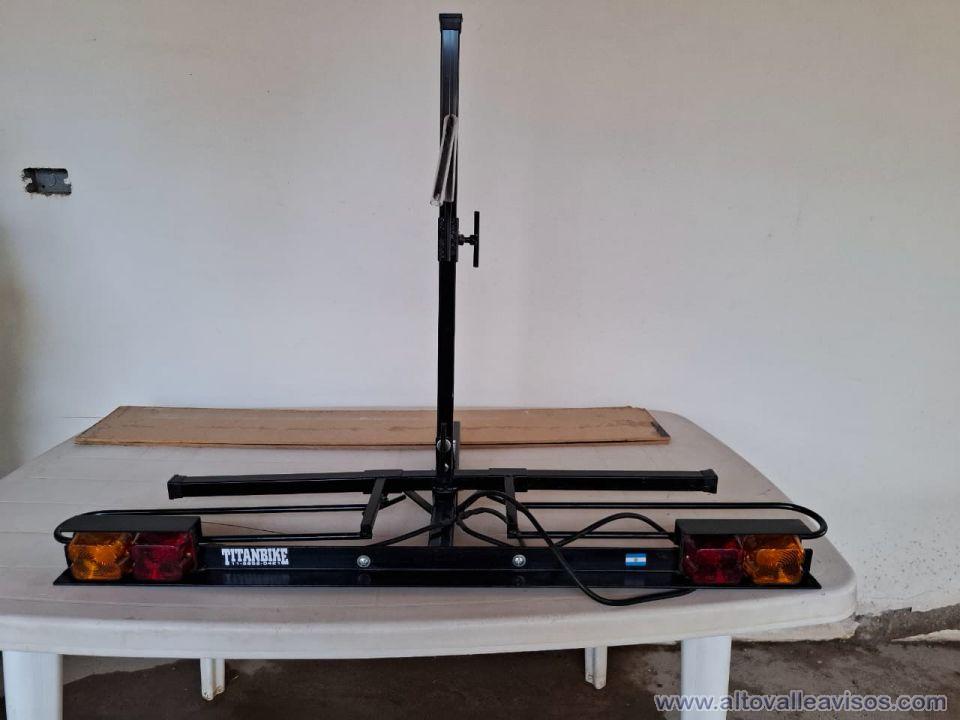 Portabicicleta nuevo. sin uso. Para 1 bici y con luces reglamentarias