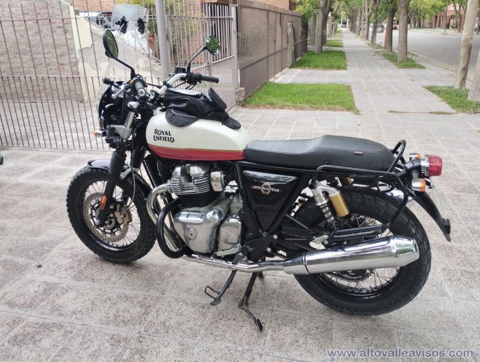 Royal Enfield Interceptor 650 2021 con 24000 kms.