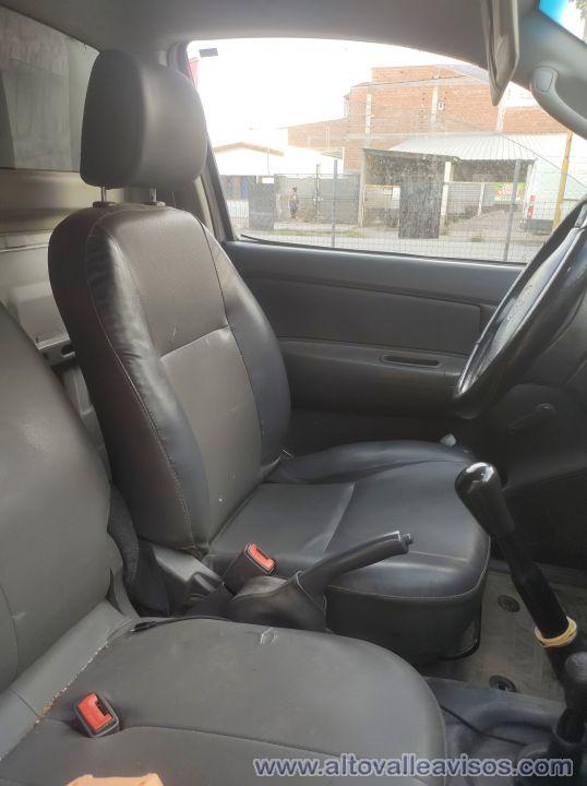 Toyota Hilux 4x4 cabina simple