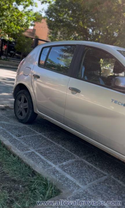 SANDERO TECHRUN 2013. NO PERMUTO!!!