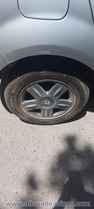 SANDERO TECHRUN 2013. NO PERMUTO!!!