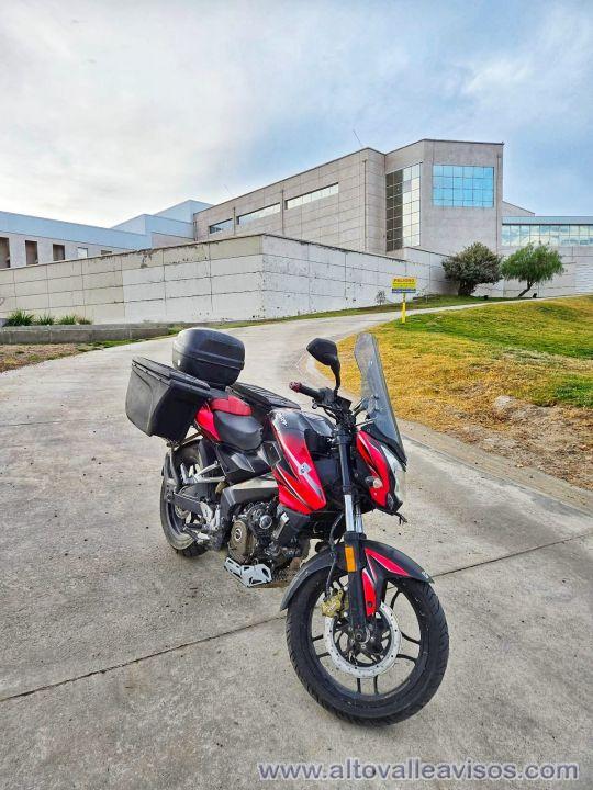 VENDO / PERMUTO / FINANCIO BAJAJ ROUSER 200cc 2015