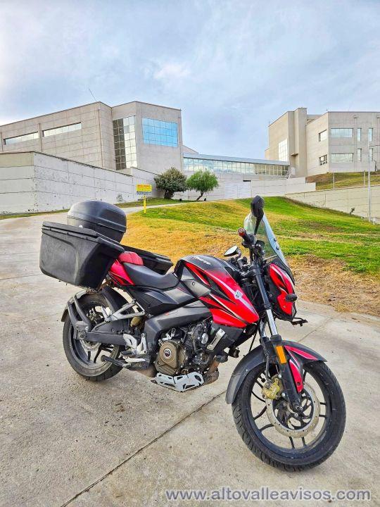 VENDO / PERMUTO / FINANCIO BAJAJ ROUSER 200cc 2015