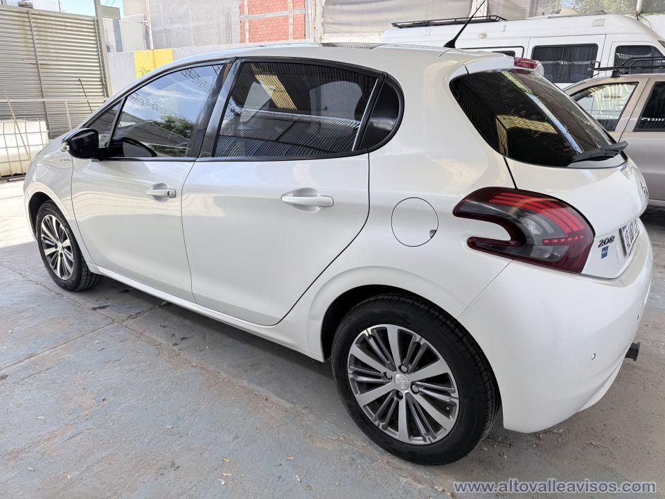 PEUGEOT 208 in concert.