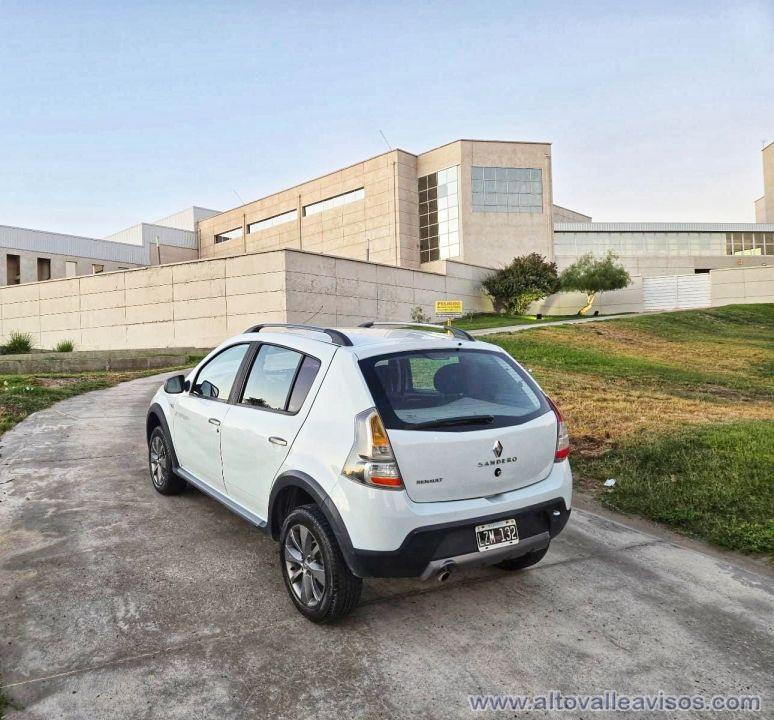 VENDO / PERMUTO / FINANCIO RENAULT SANDERO STEPWAY 2012