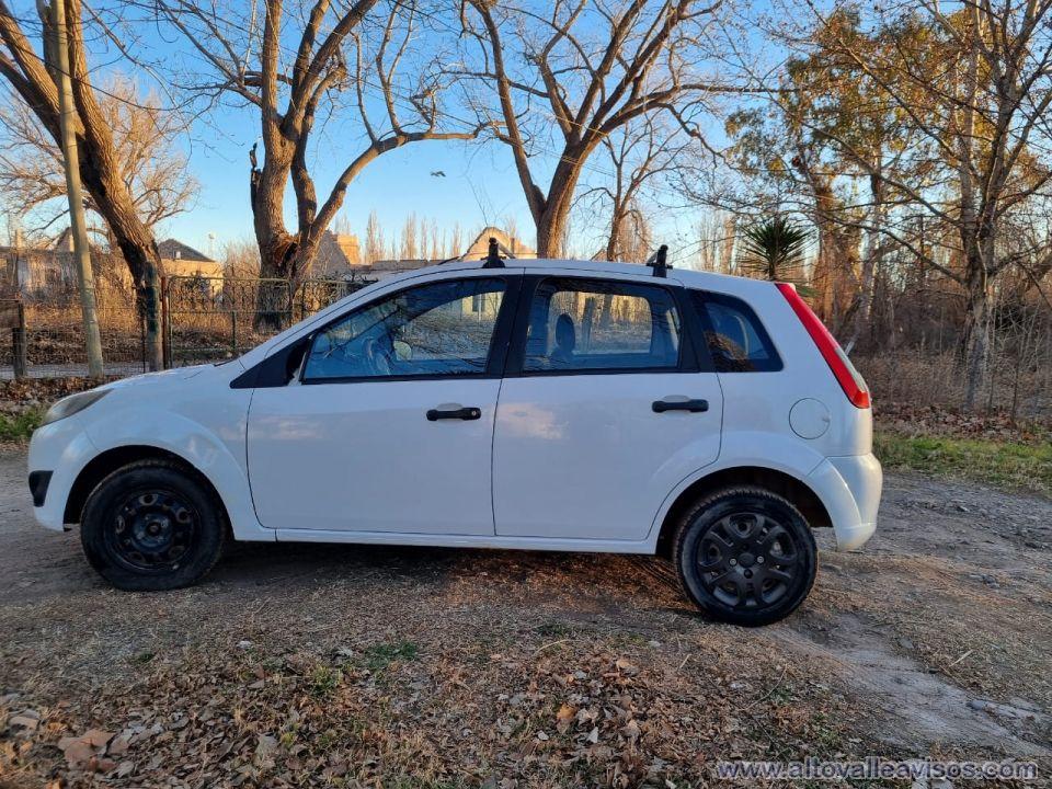 VENDO FORD FIESTA AMBIENTE 2011